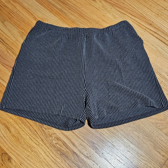 Zenana Outfitters Black and White Striped Top - Picture 7 of 15